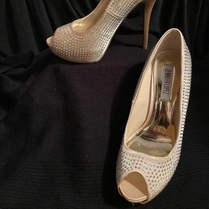 NEW Women’s 6 1/2 Jennifer Lopez heels